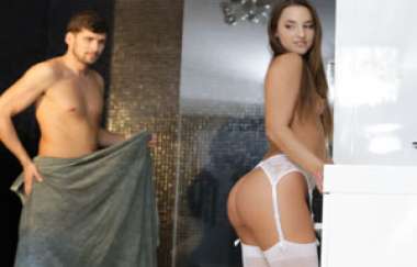 Amirah Adara - Feel Me Up - 21naturals