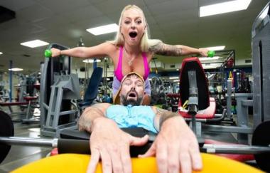 Elana Bunnz, Gi Joey - Busted!