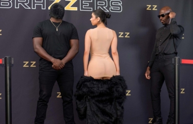 Violet Myers, Mannie Coco - Brazzers Loves Violets Asshole